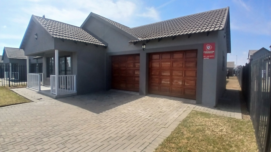 4 Bedroom Property for Sale in Heidedal Free State